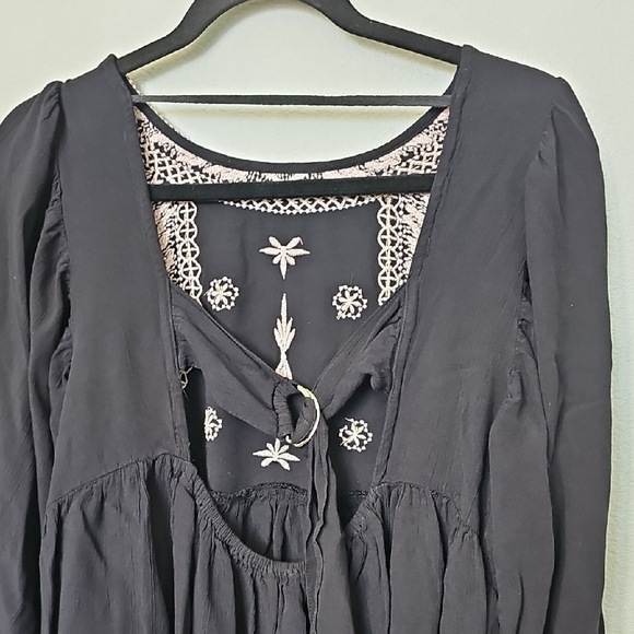 Ananada's Collection Black Boho Embroidered Billow Sleeve Women's Top XL - Picture 7 of 12